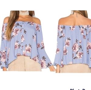 ASTR The Label Amelia Top in Periwinkle Floral Size M